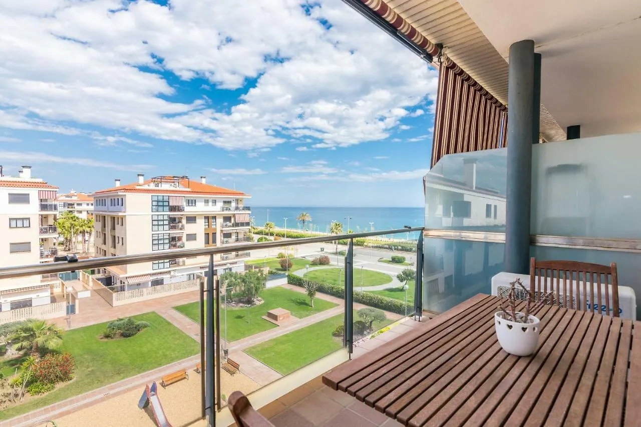 Homeholidaysrentals Escapade contacts
