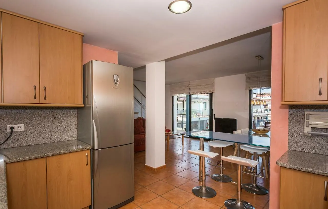 Homeholidaysrentals Escapade Pineda de Mar Apartment